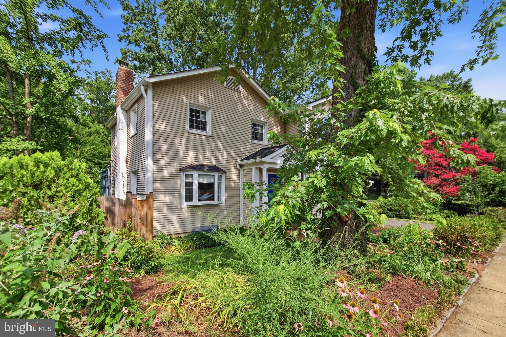 215 W GEORGE MASON ROAD W