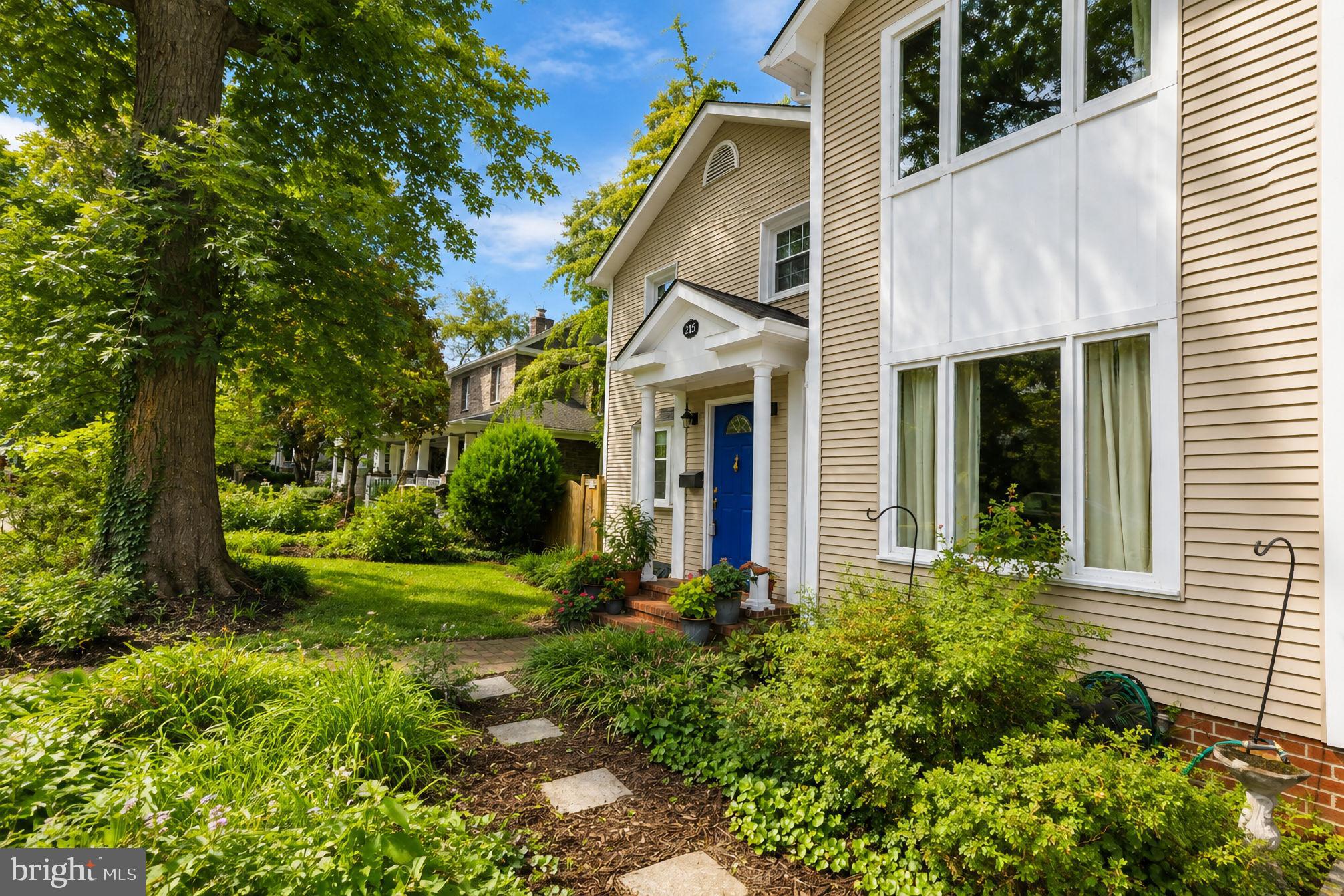 215 W GEORGE MASON ROAD W