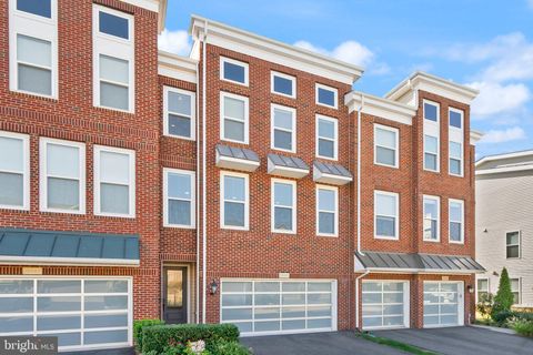 23491 EPPERSON SQUARE BRAMBLETON VA 20148