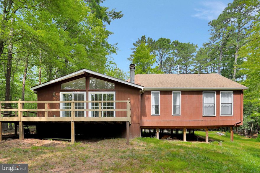 3 bed, 2 bath log home is situated on .81 acres. Large master suite with a huge walk-in closet and full bath. Fireplace in the dining and kitchen area. Large bonus room on the second level. Large deck. Nearby golf, fishing or hunting at Sleepy Creek State Forrest. 25 Minutes to I-81/MARC Train.