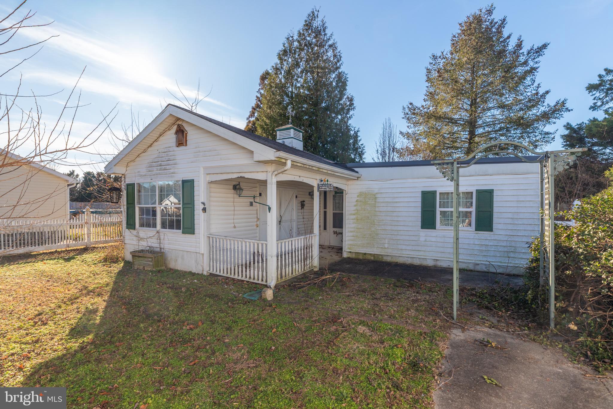 22 E GREENWING DRIVE