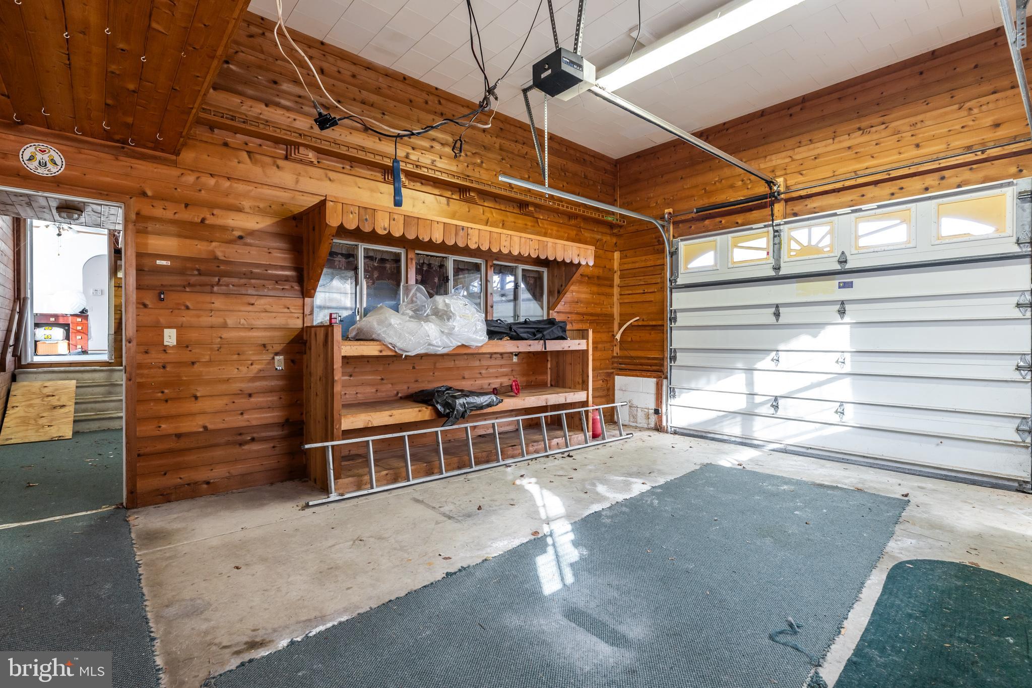 TEAL POINT - Residential