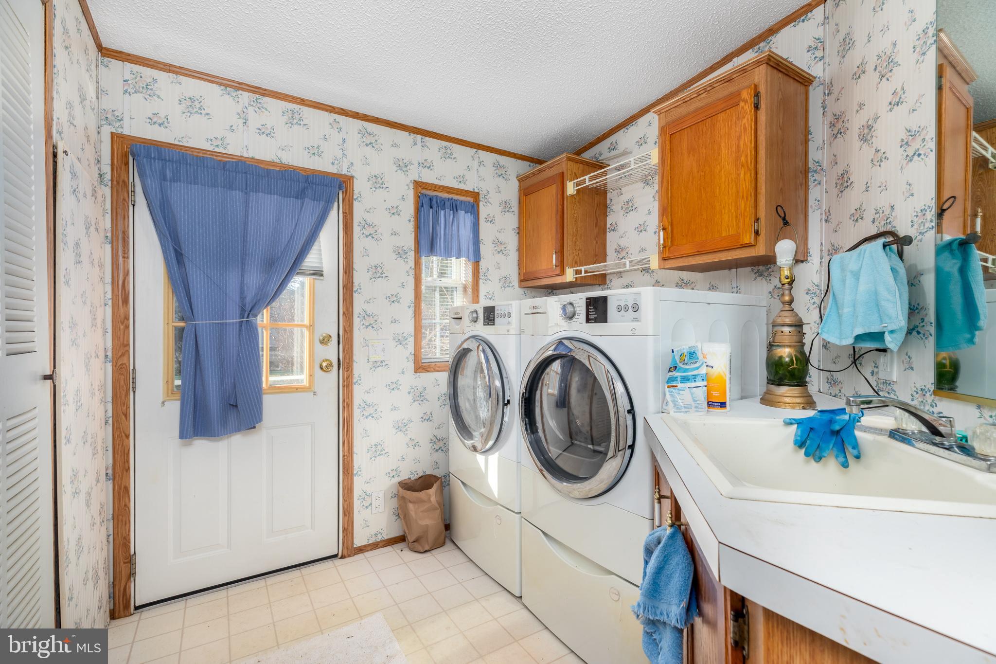 TEAL POINT - Residential