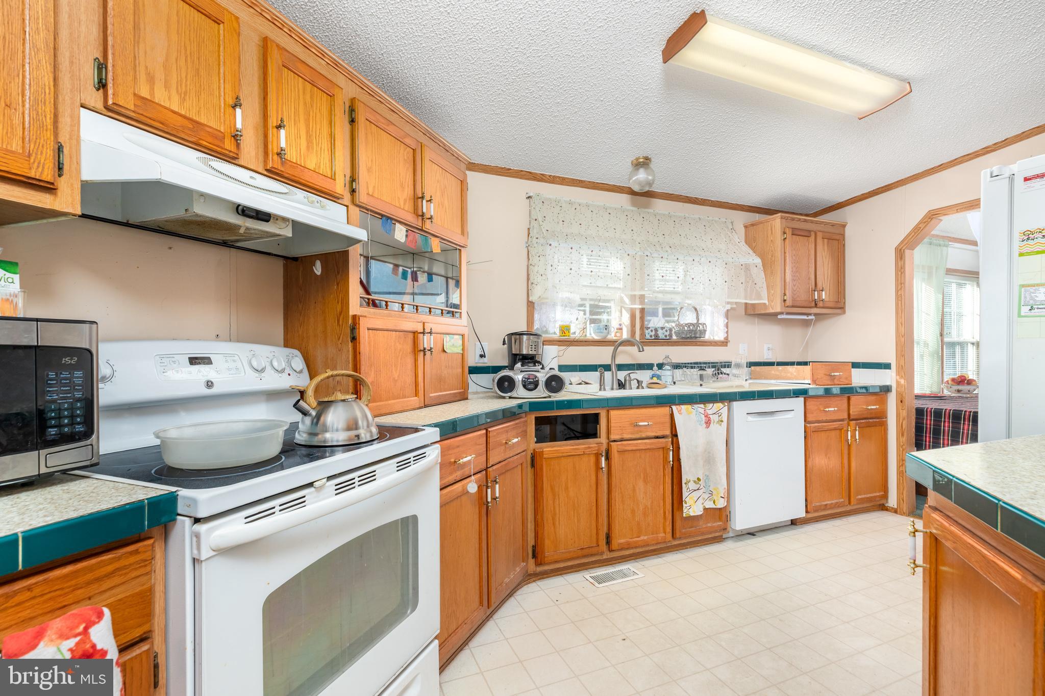 TEAL POINT - Residential