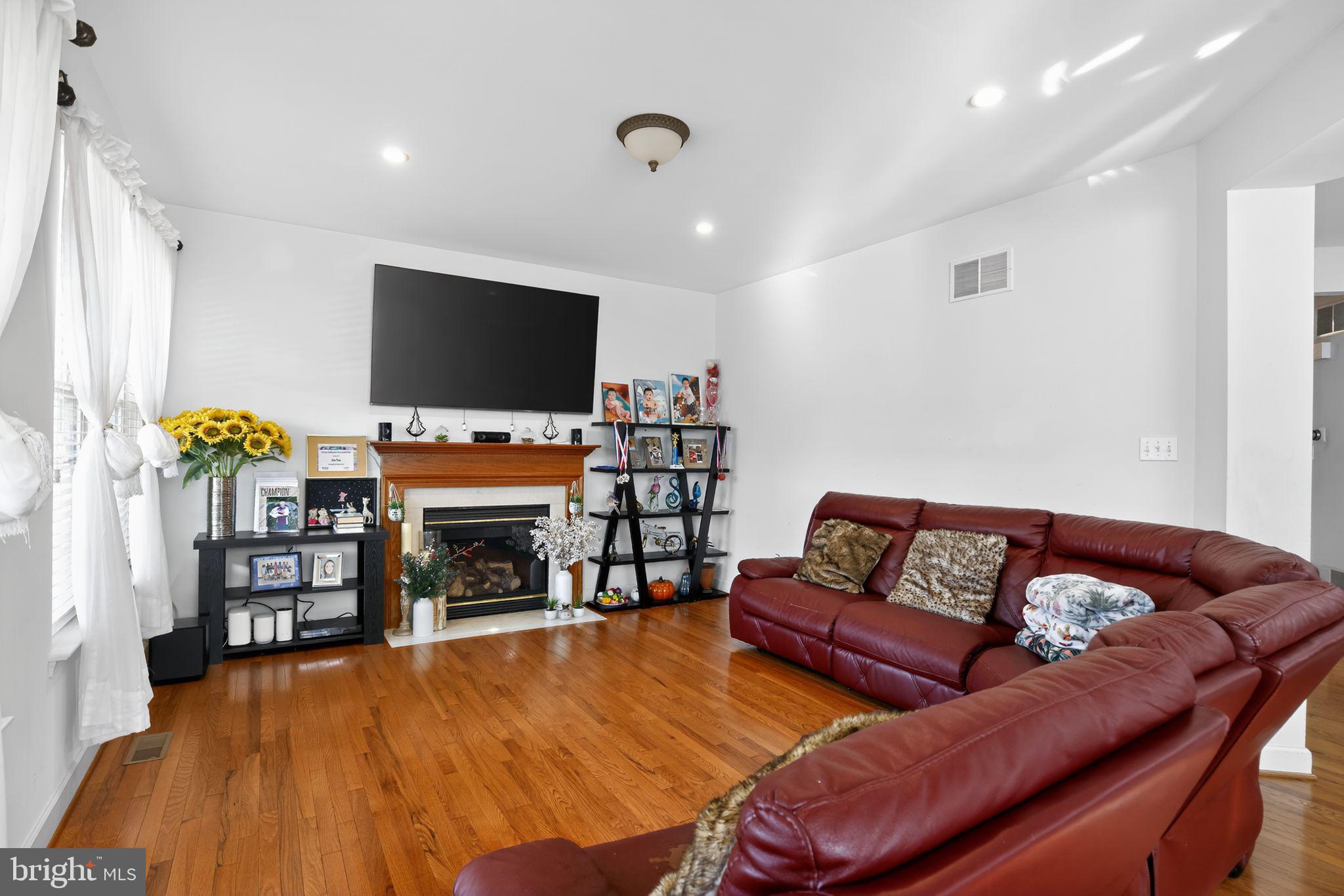 PERRY HALL - Residential