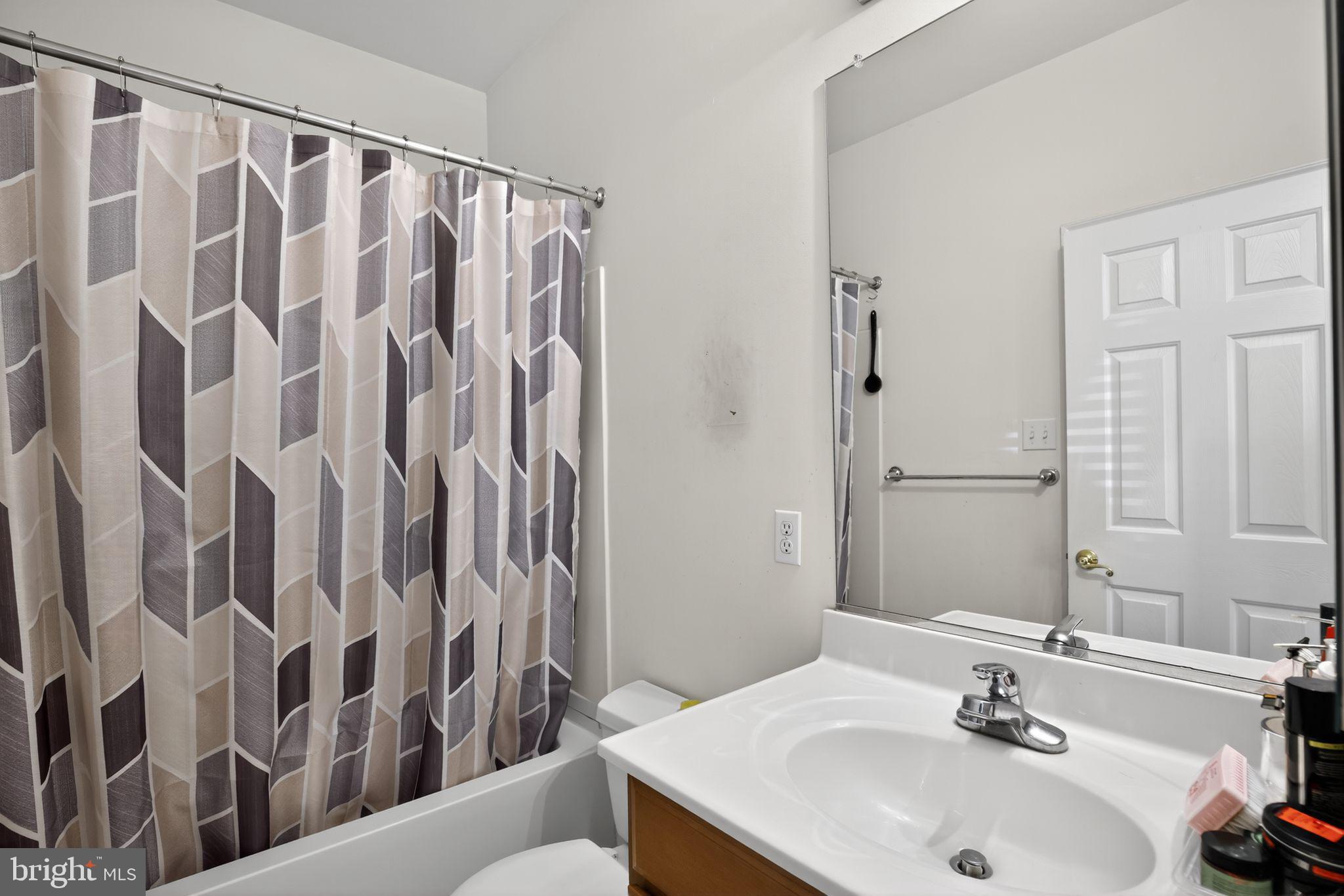 PERRY HALL - Residential