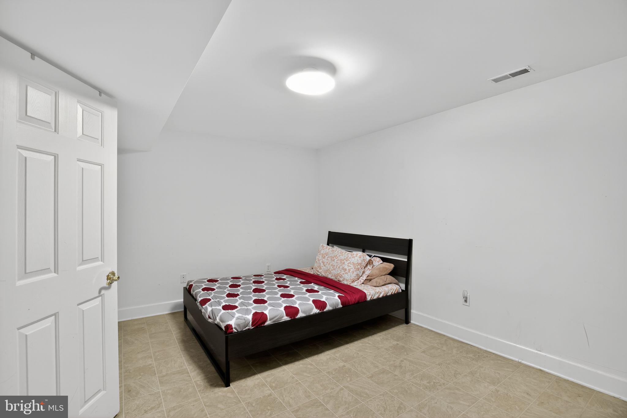 PERRY HALL - Residential