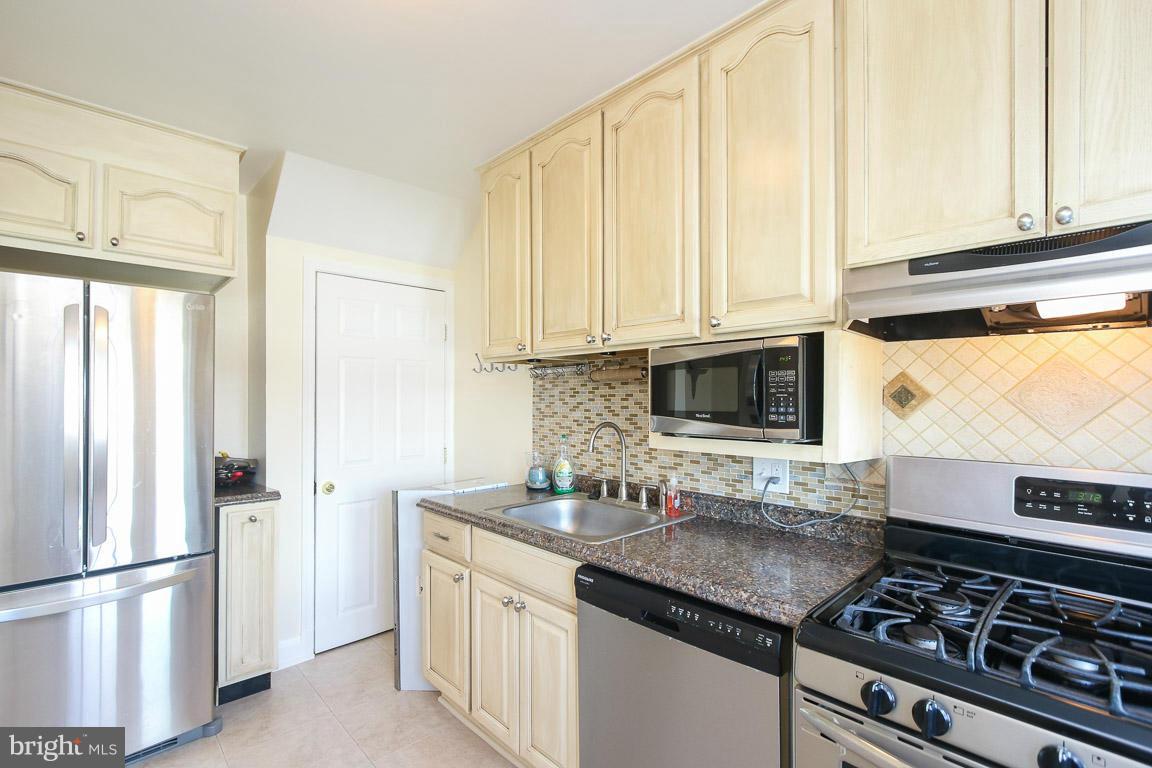 ARBOUR MANOR - Residential