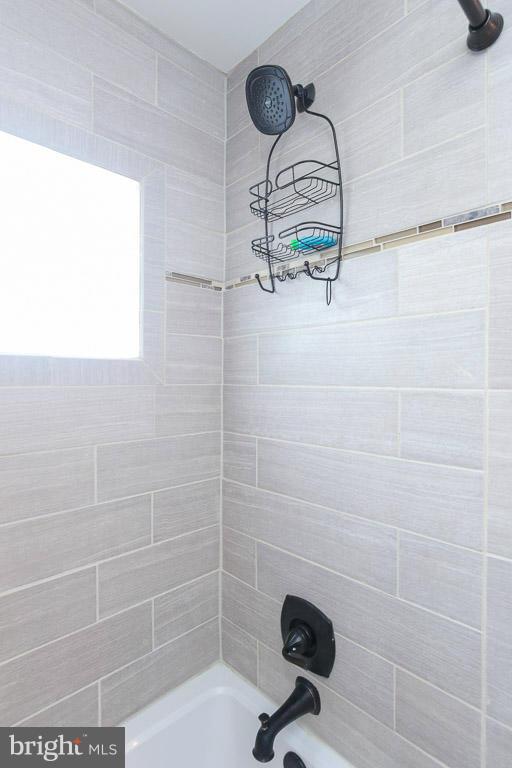 ARBOUR MANOR - Residential