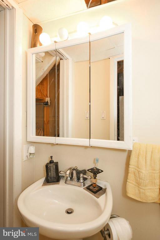 ARBOUR MANOR - Residential