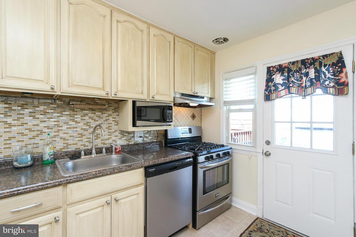 ARBOUR MANOR - Residential