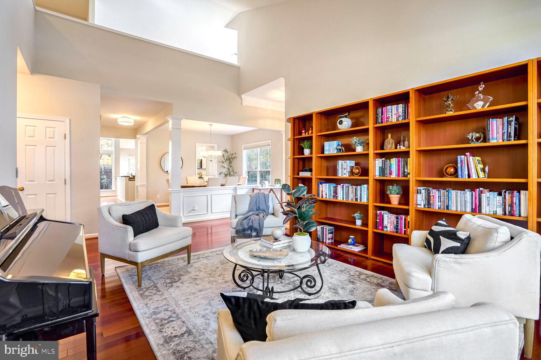 COURTS OF FOX MILL - Residential