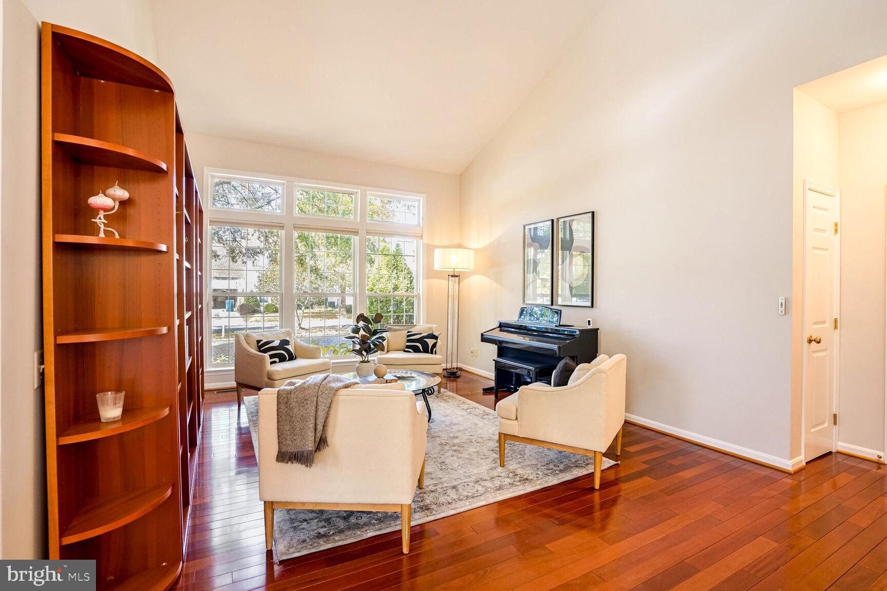 COURTS OF FOX MILL - Residential