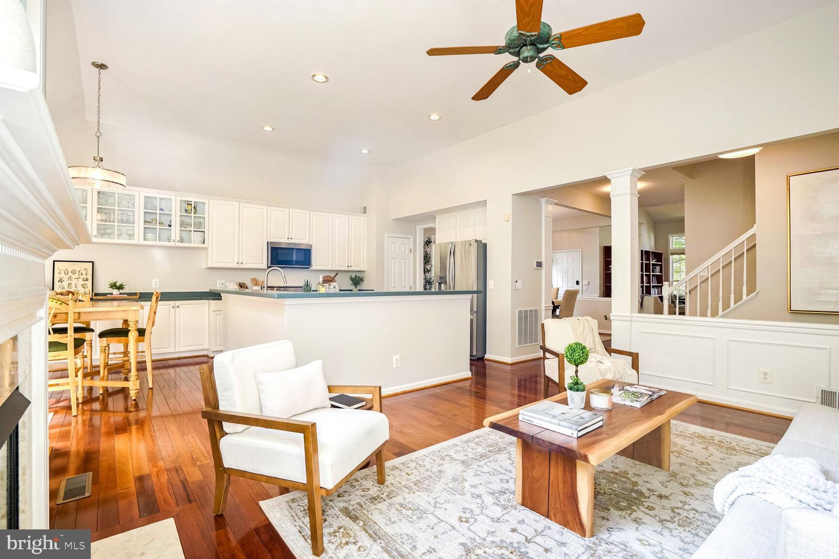 COURTS OF FOX MILL - Residential