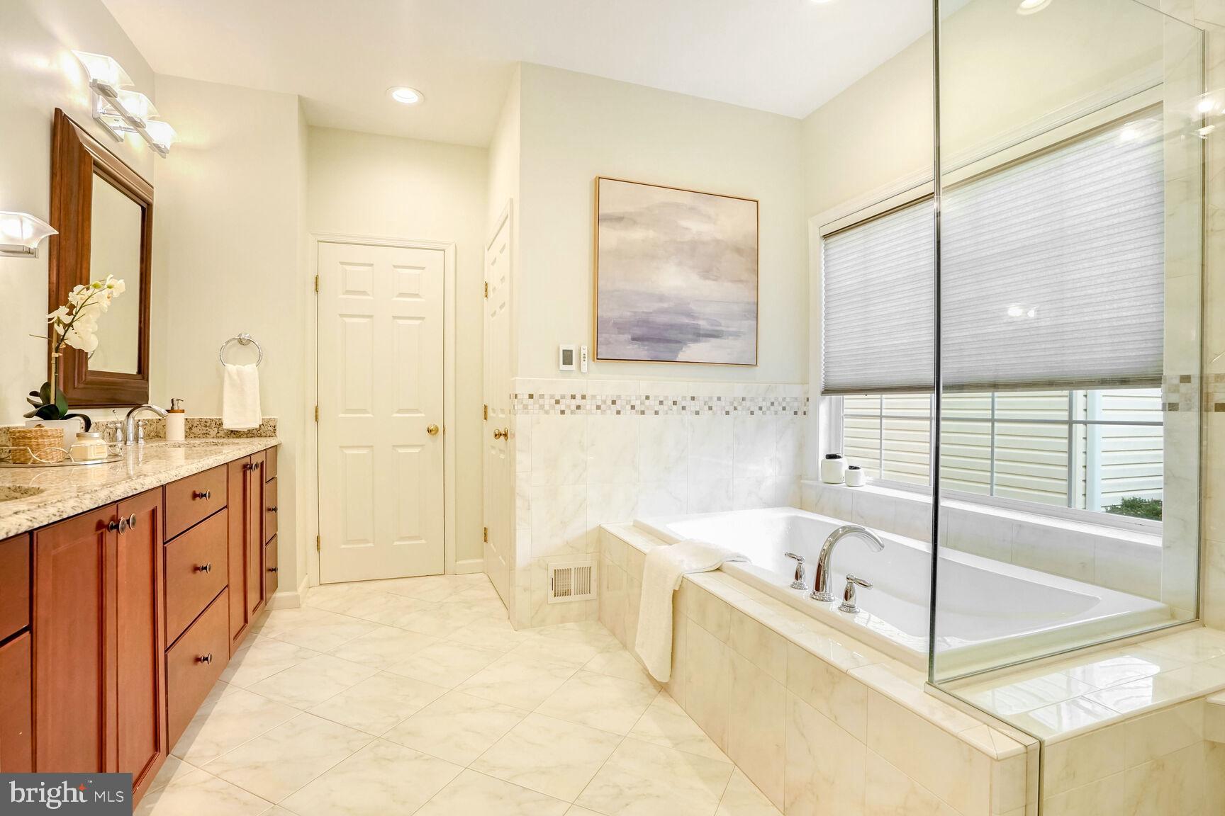 COURTS OF FOX MILL - Residential