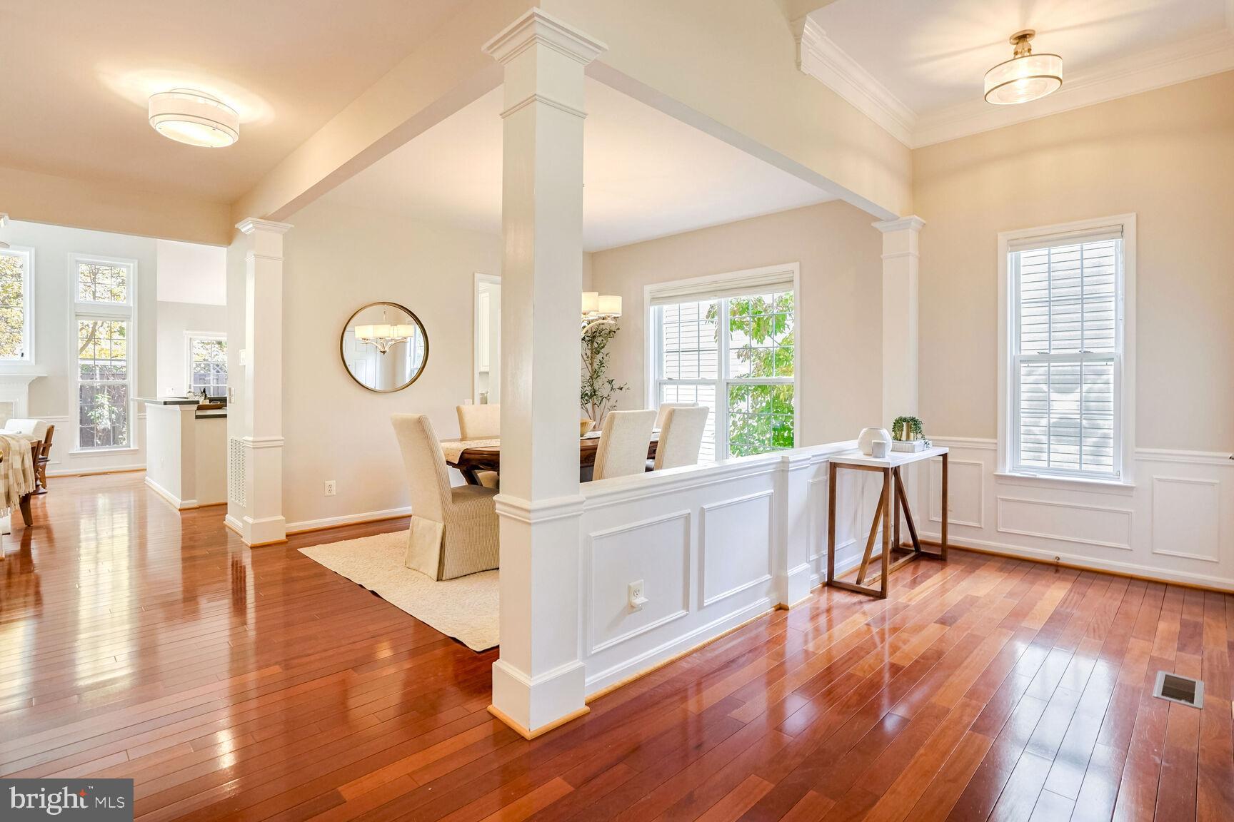 COURTS OF FOX MILL - Residential