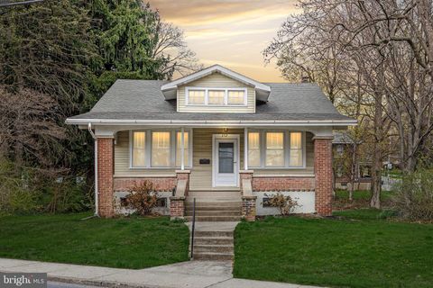 352 MAUCH CHUNK STREET NAZARETH PA 18064