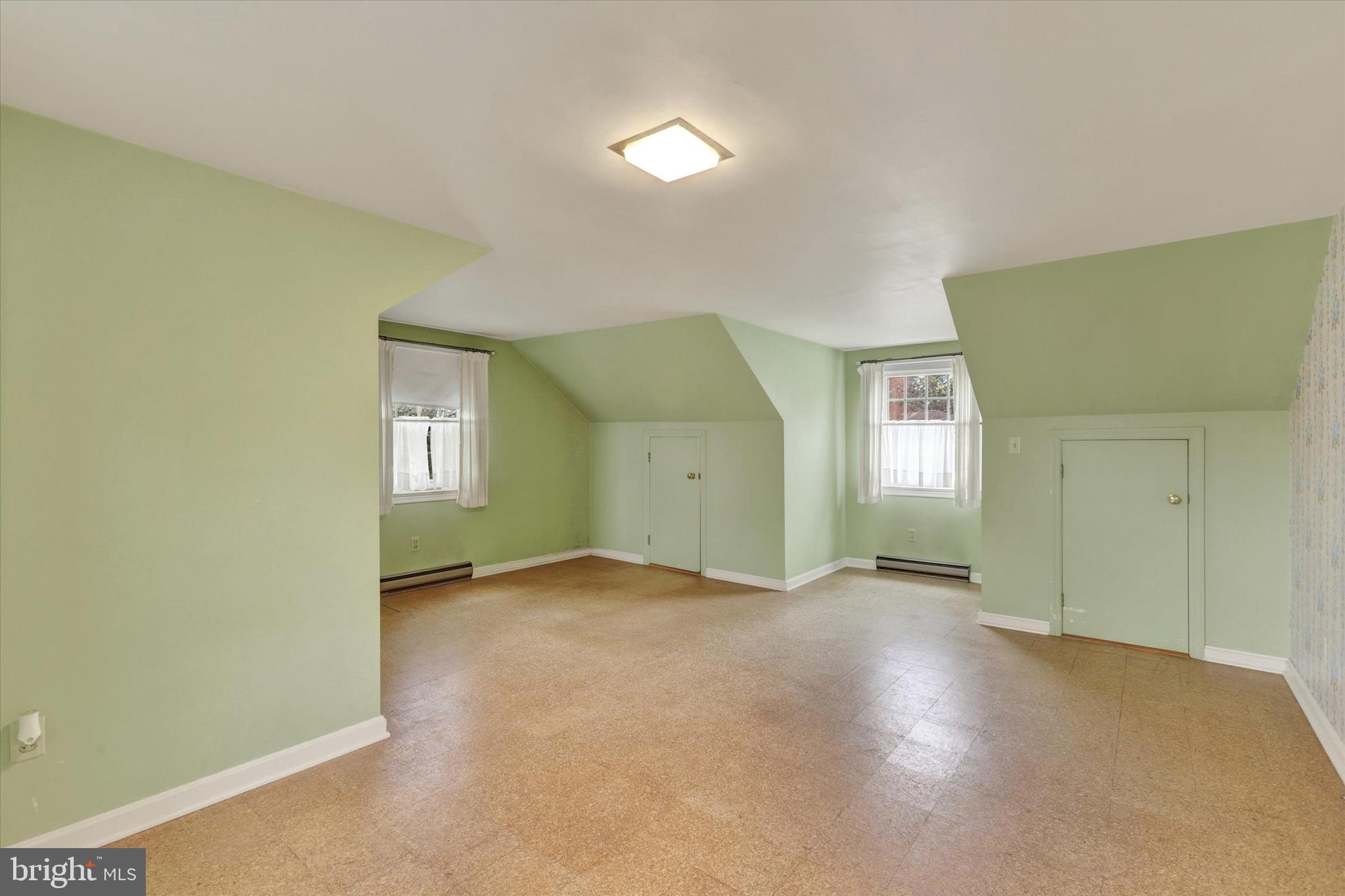 HALLWOOD HEIGHTS - Residential