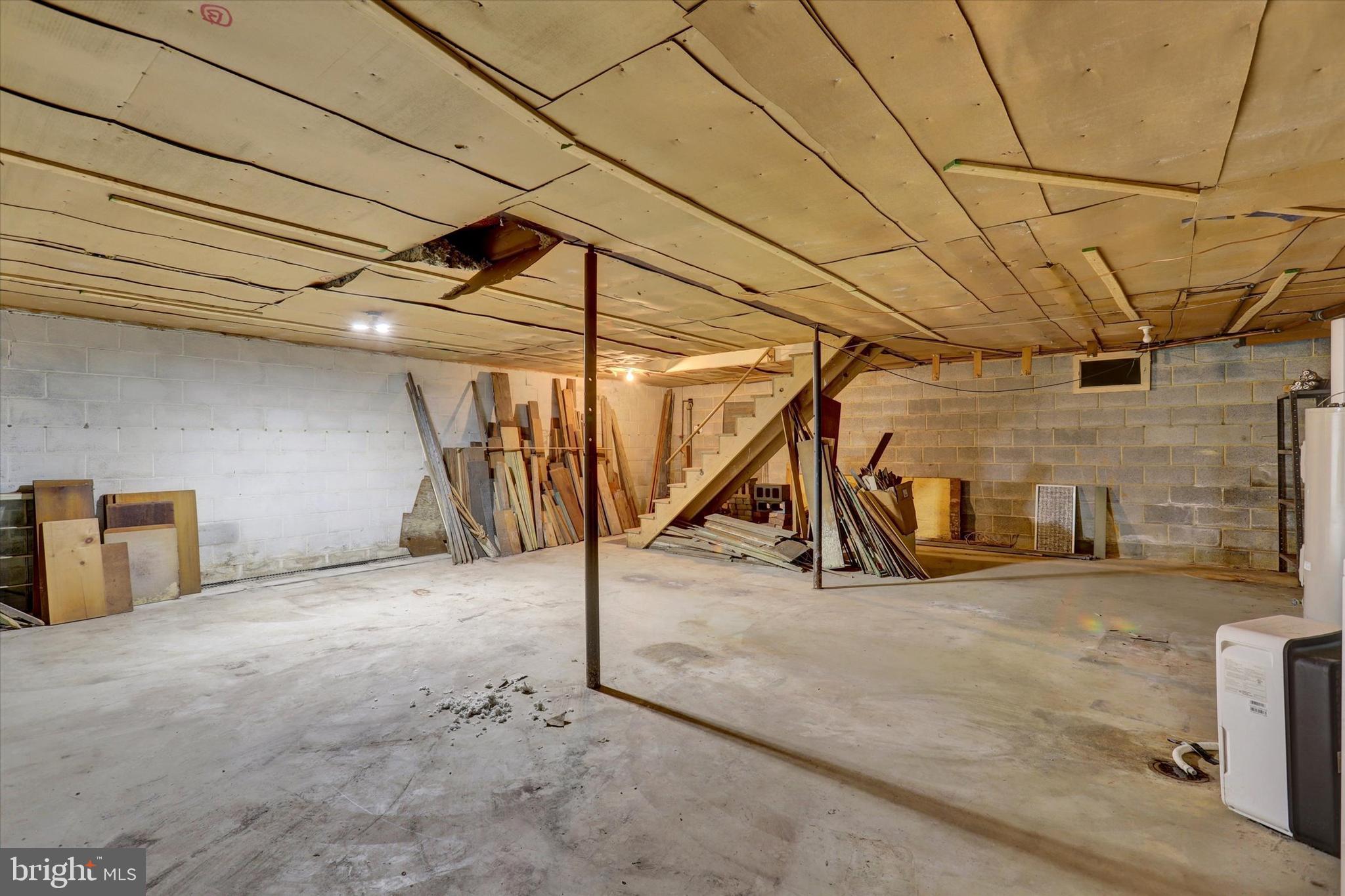 HALLWOOD HEIGHTS - Residential