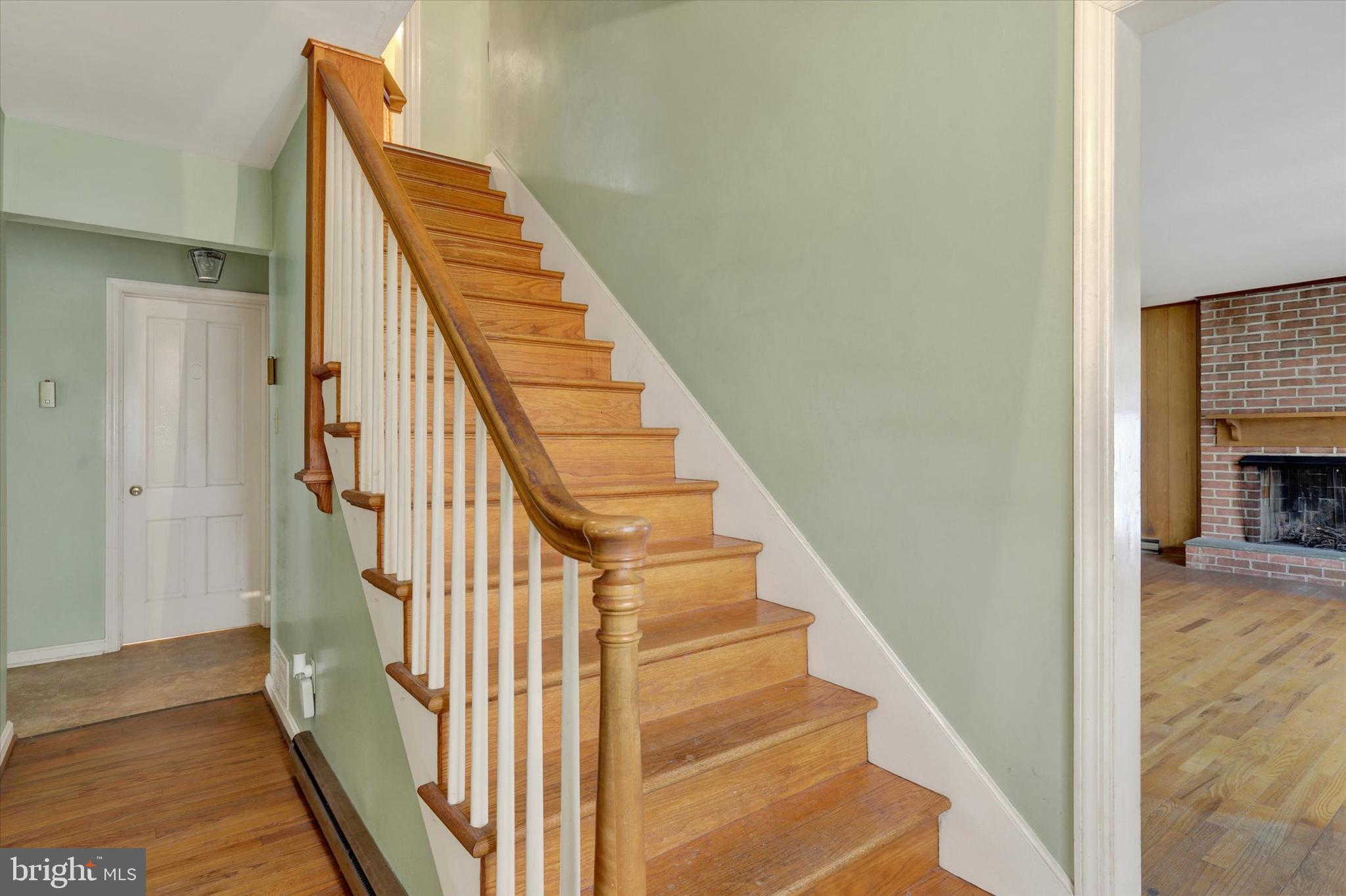 HALLWOOD HEIGHTS - Residential