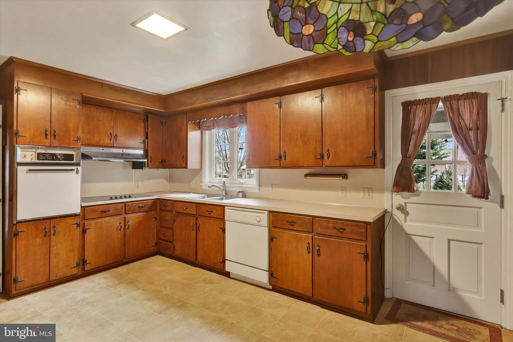 Shippensburg, Pennsylvania 17257, United States, 3 Bedrooms Bedrooms, ,2 BathroomsBathrooms,Residential,Pending,100210