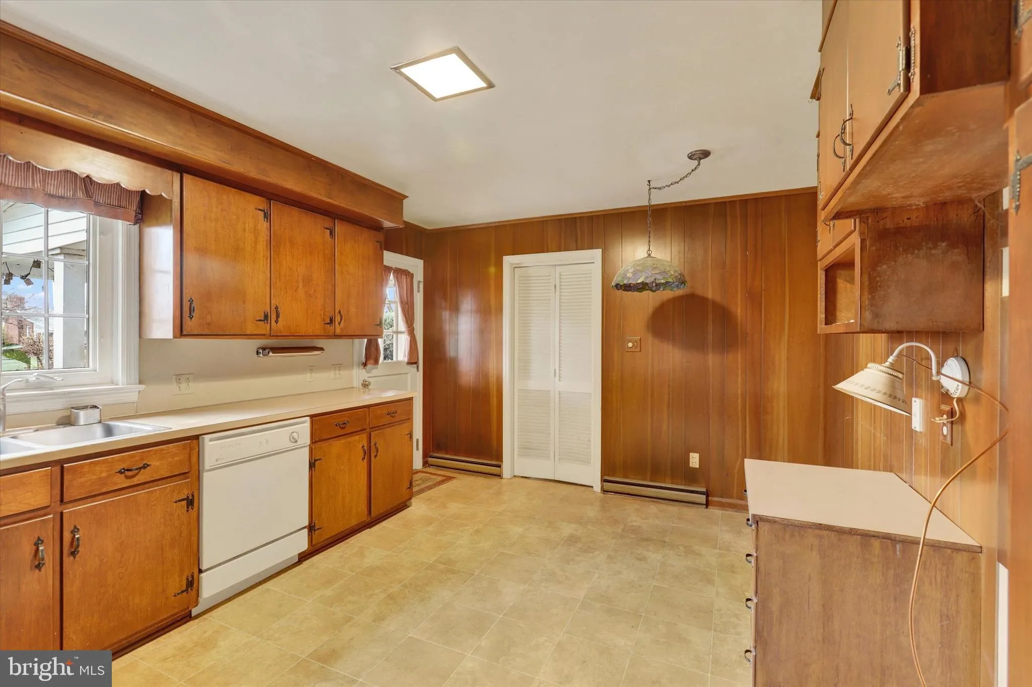 Shippensburg, Pennsylvania 17257, United States, 3 Bedrooms Bedrooms, ,2 BathroomsBathrooms,Residential,Pending,100210