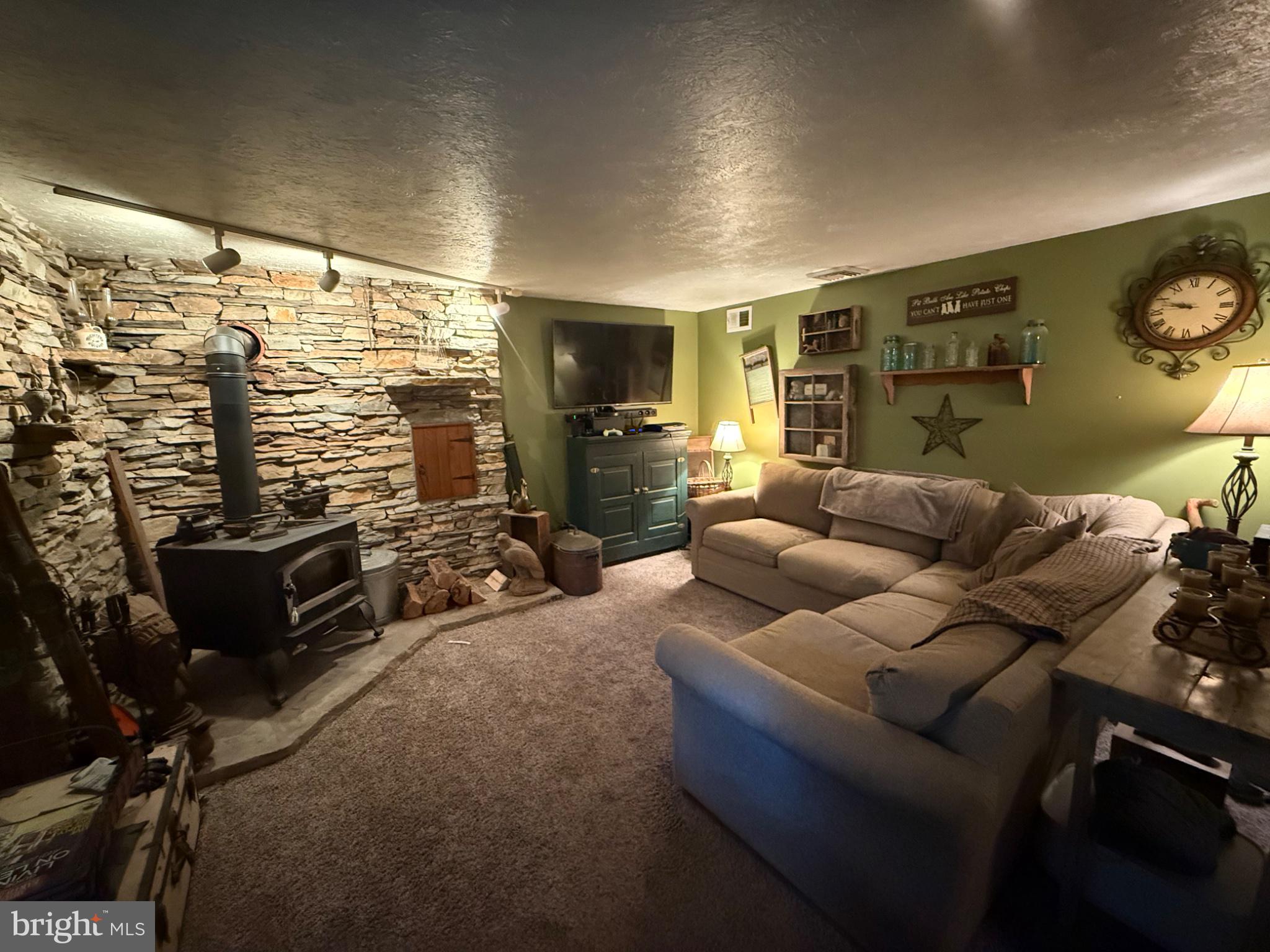 984 WHITE OAK ROAD