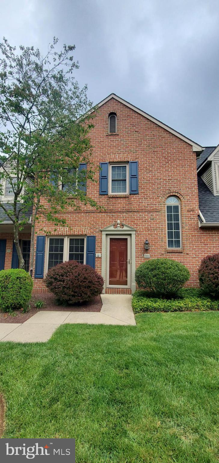 121 WYNDHAM WAY