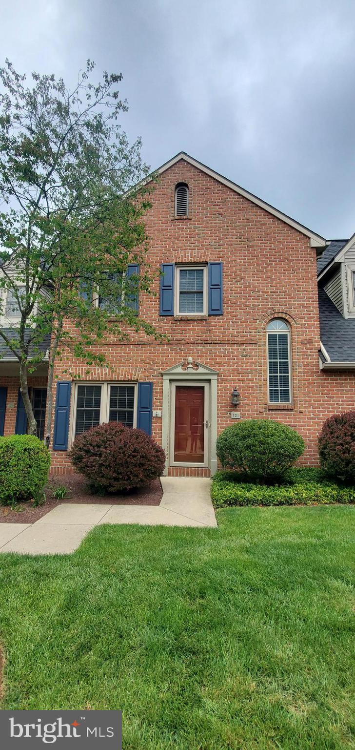 121 WYNDHAM WAY