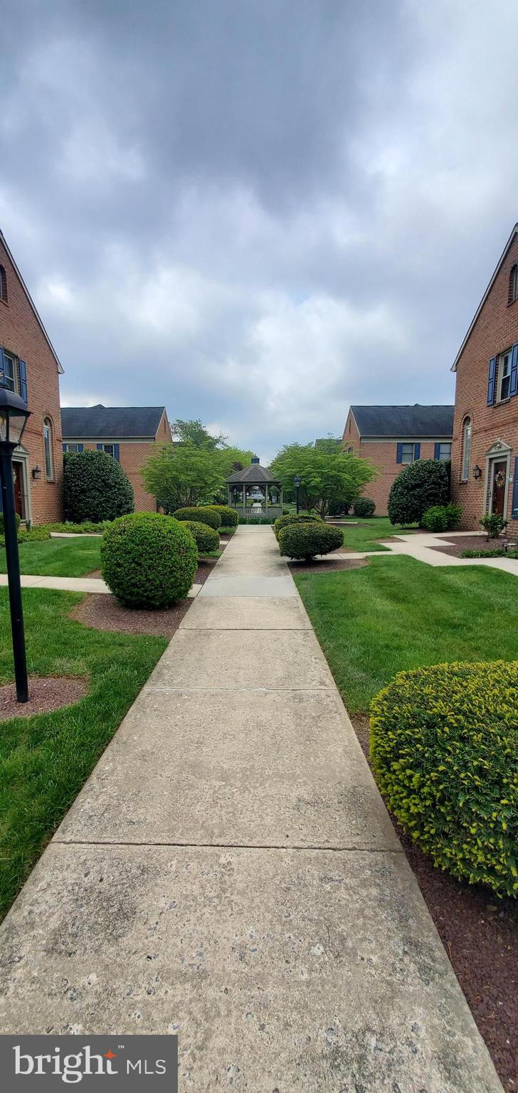 121 WYNDHAM WAY