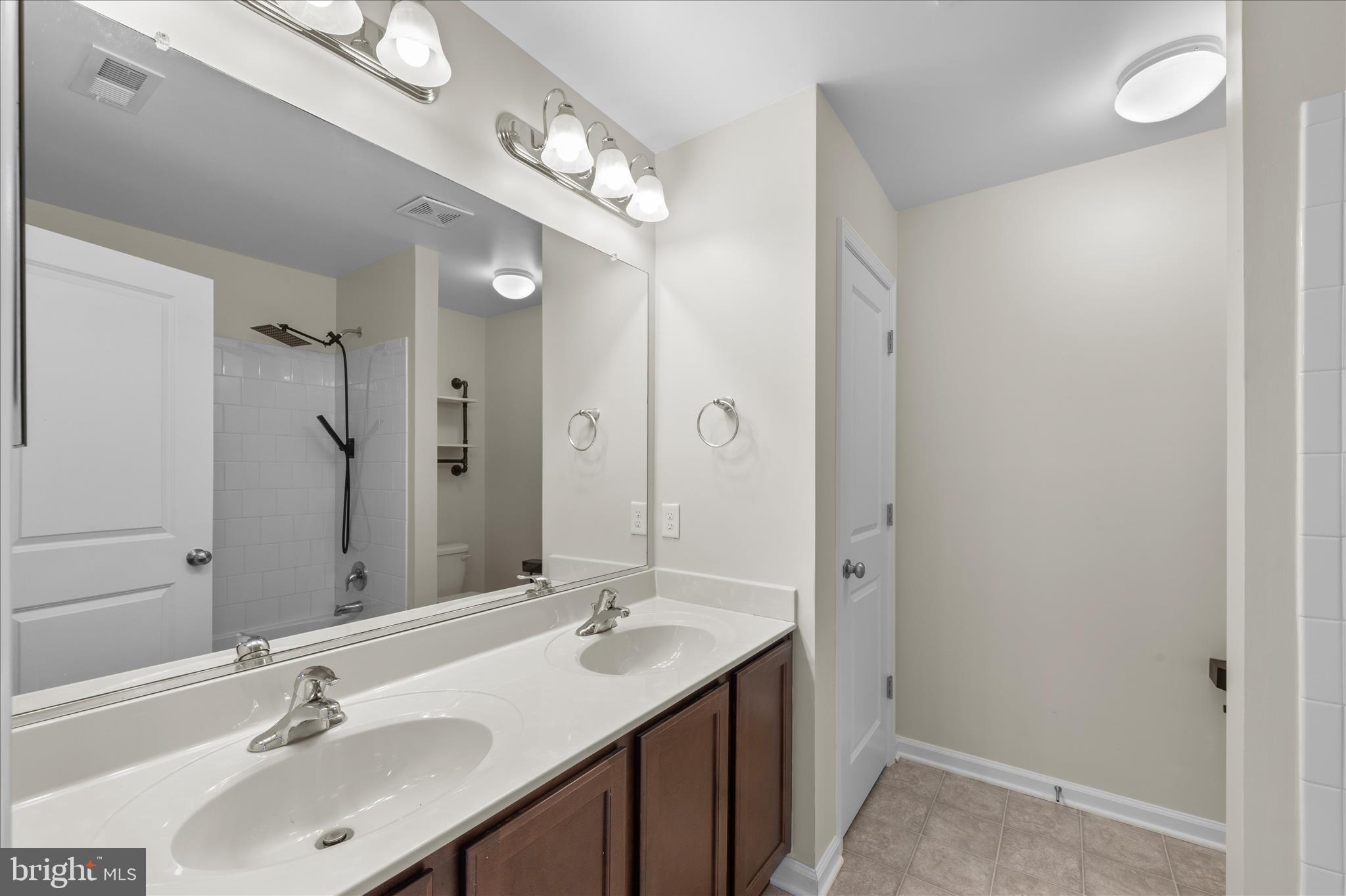 SHEPHERD VILLAGE - Residential