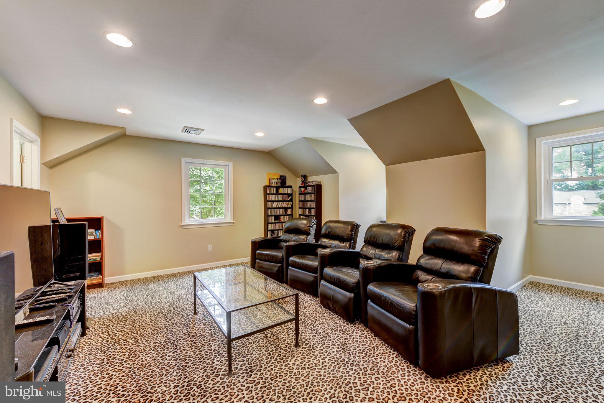 BRYN MAWR - Residential