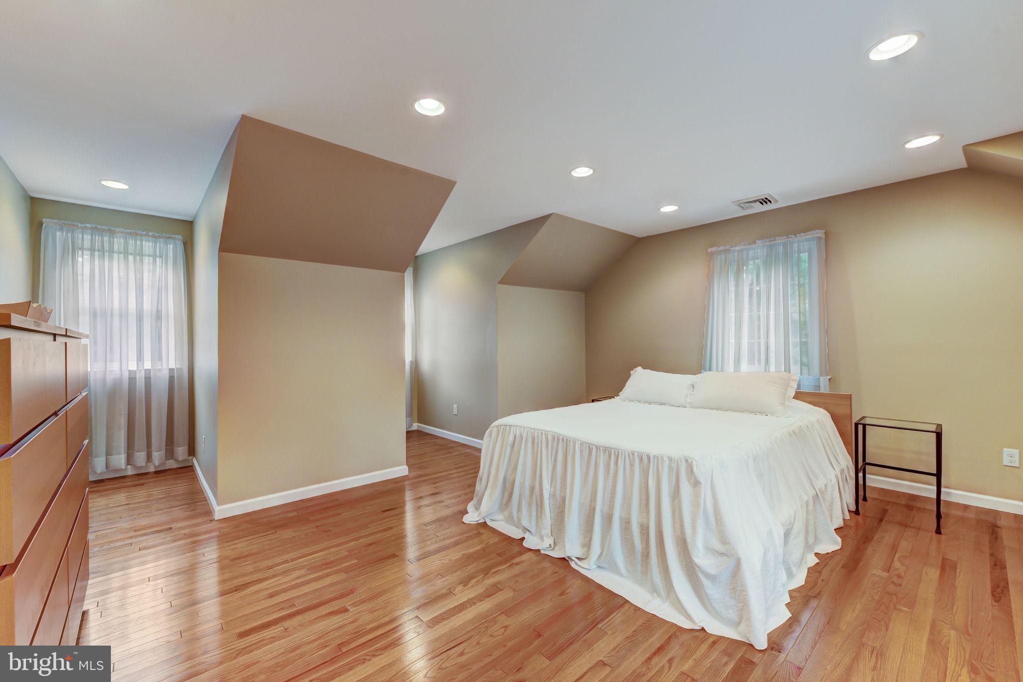 BRYN MAWR - Residential