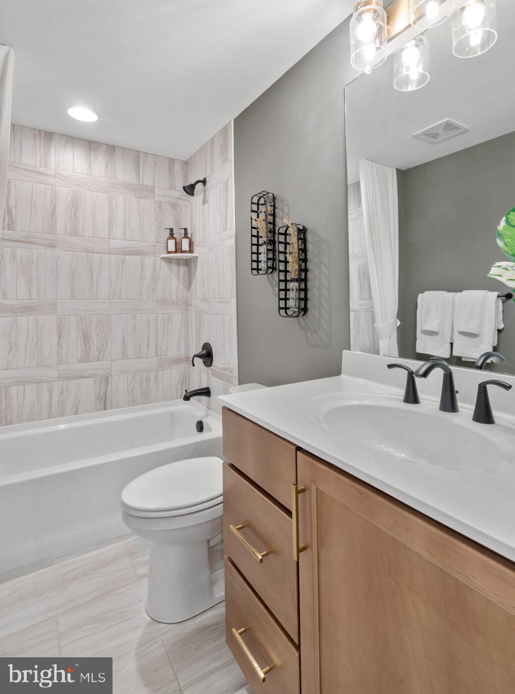 THE MEADOWS AT LONGVIEW - Residential