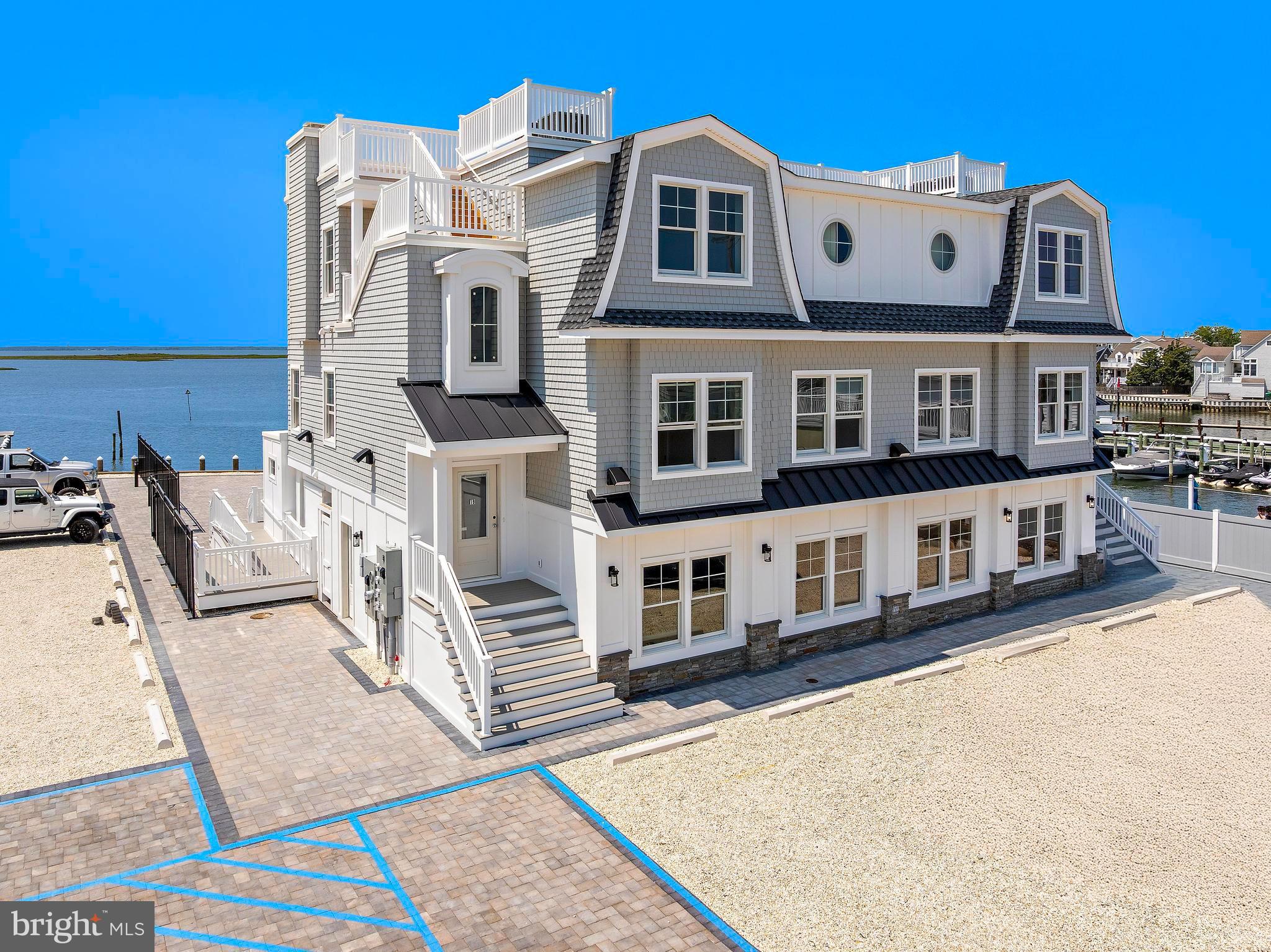 2600 LONG BEACH BOULEVARD 19