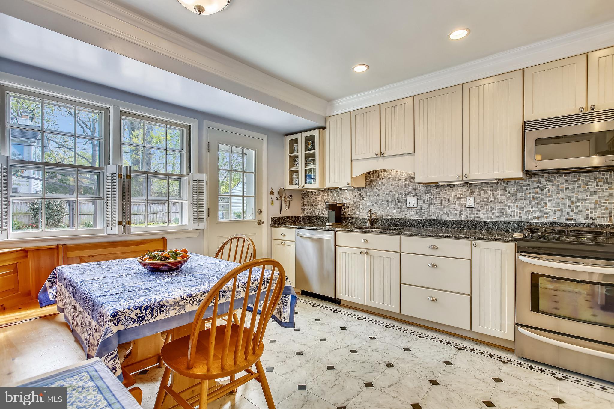 BEVERLEY ESTATES - Residential