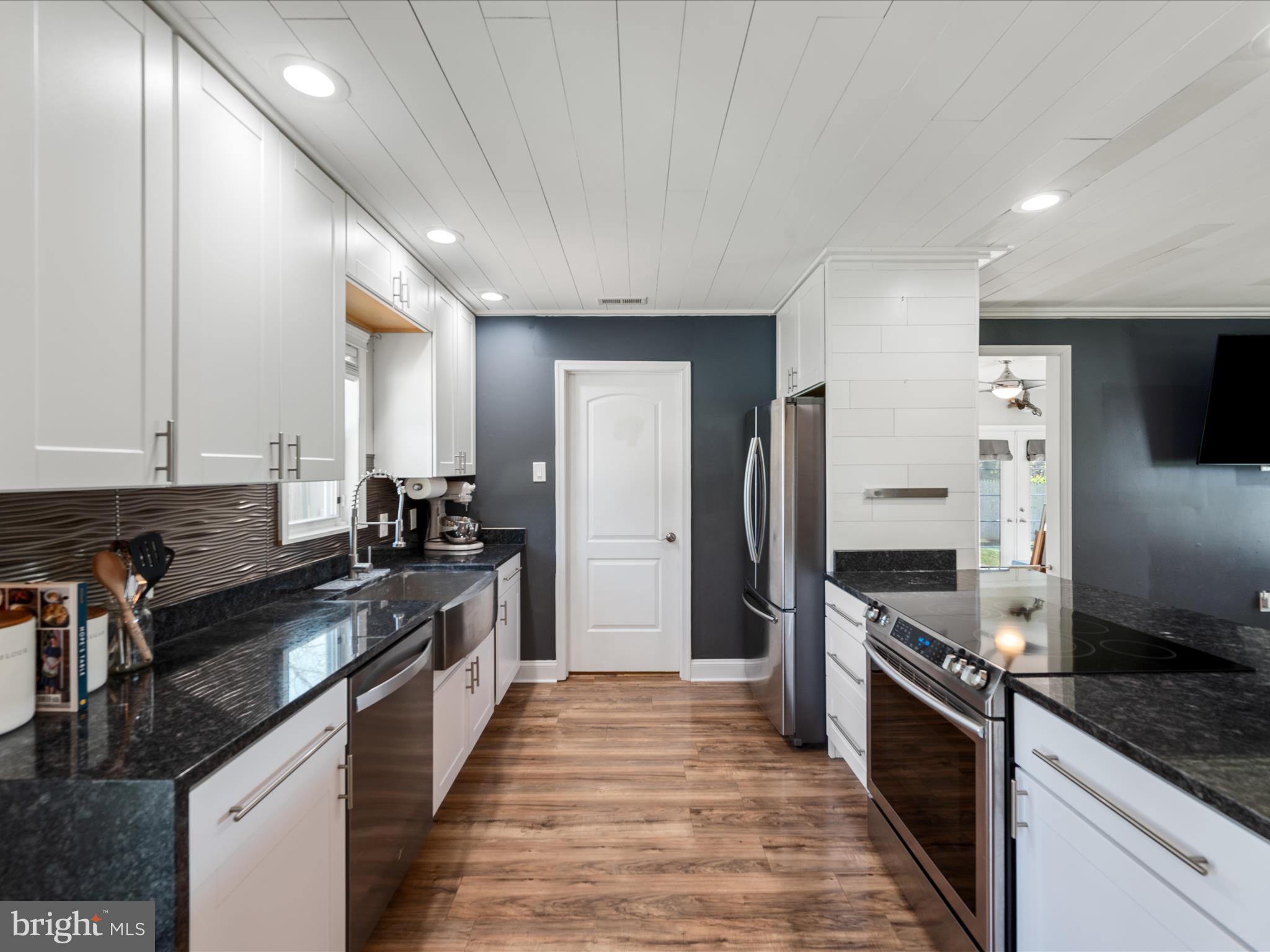 HIDDEN RIVER - Residential