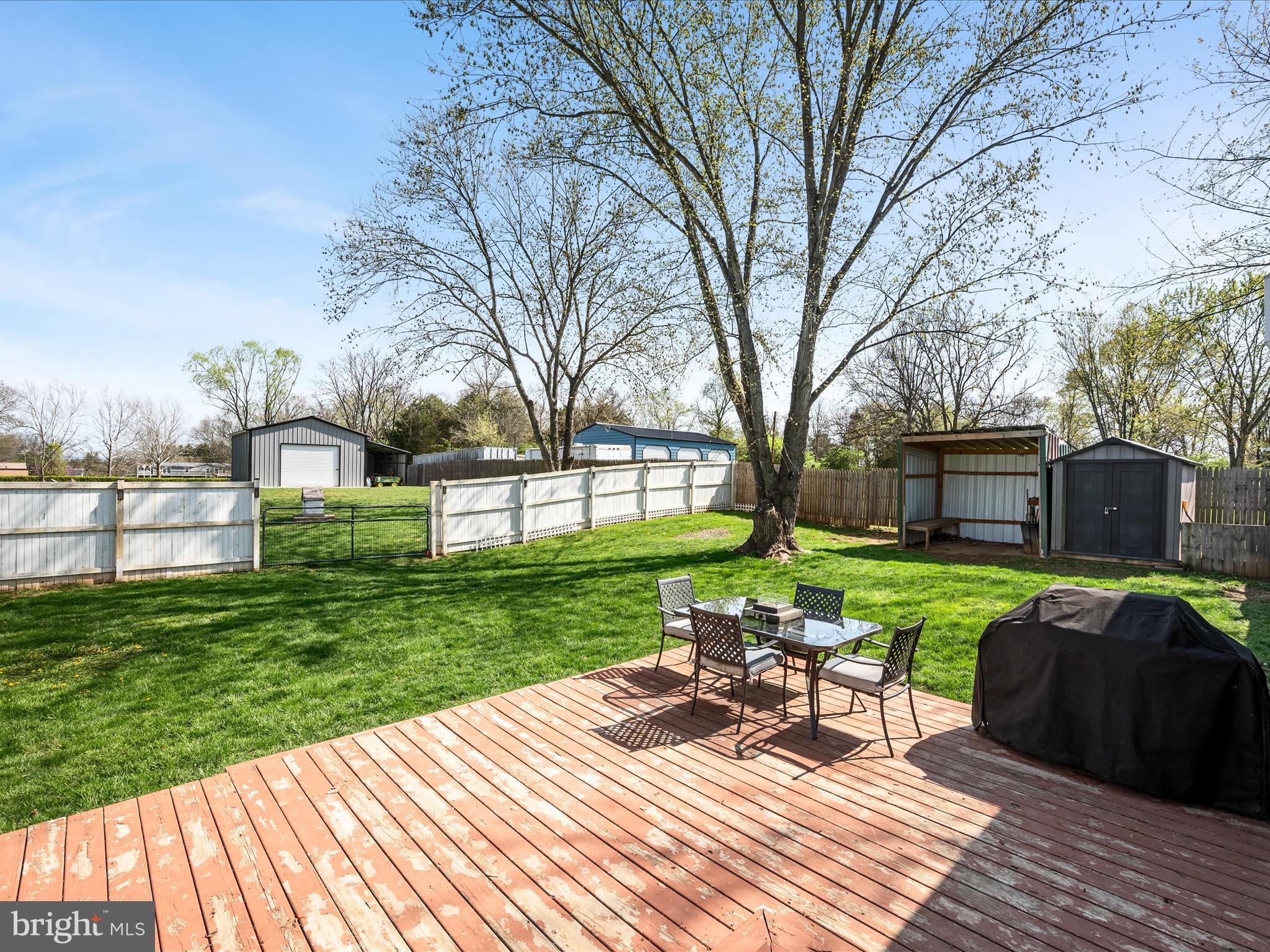 HIDDEN RIVER - Residential