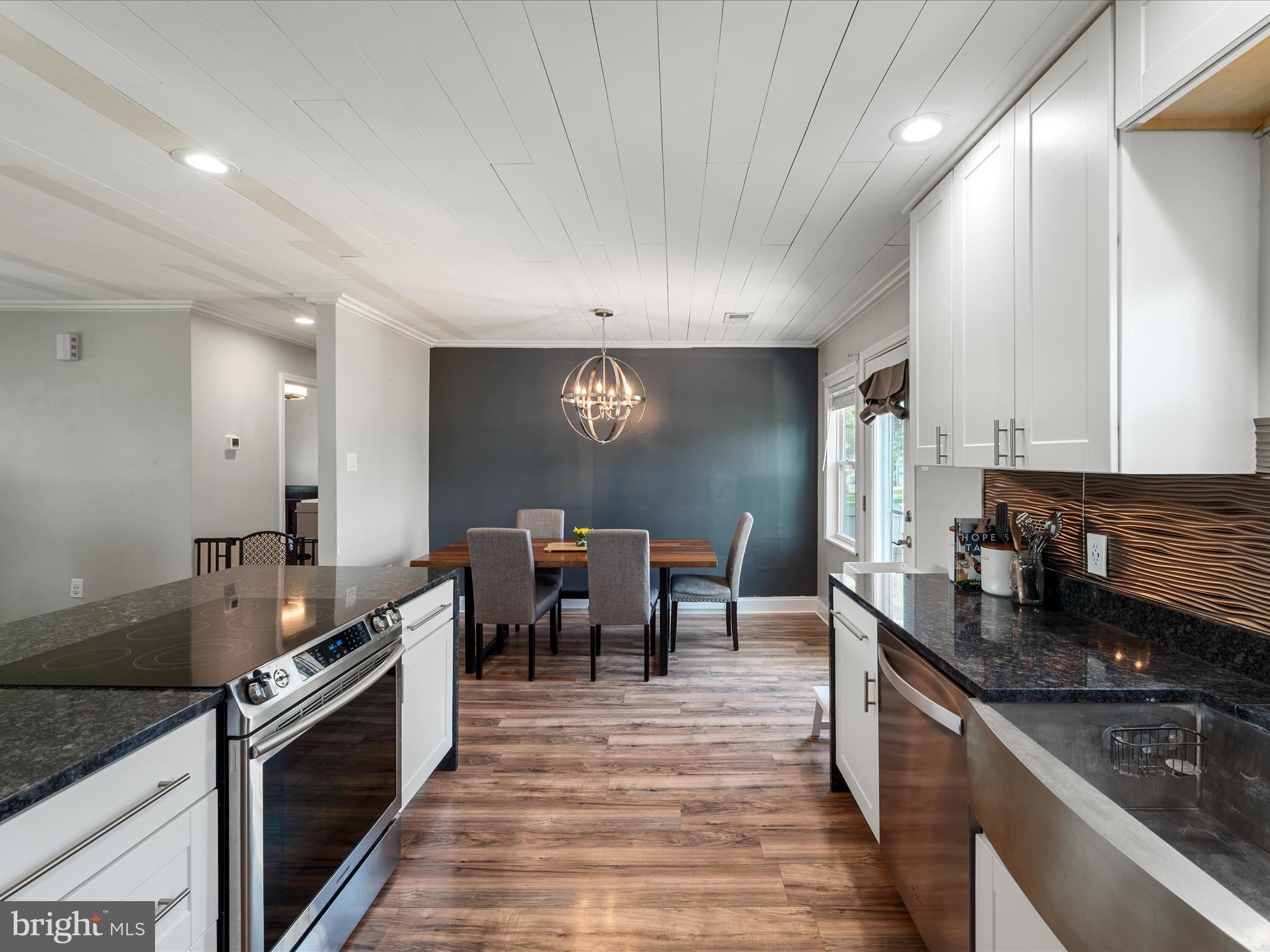 HIDDEN RIVER - Residential