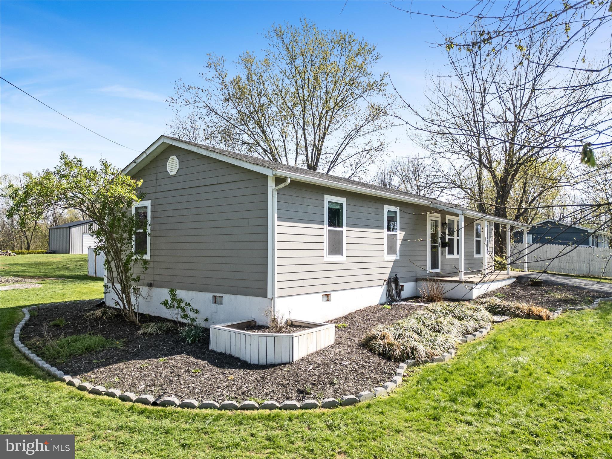 HIDDEN RIVER - Residential