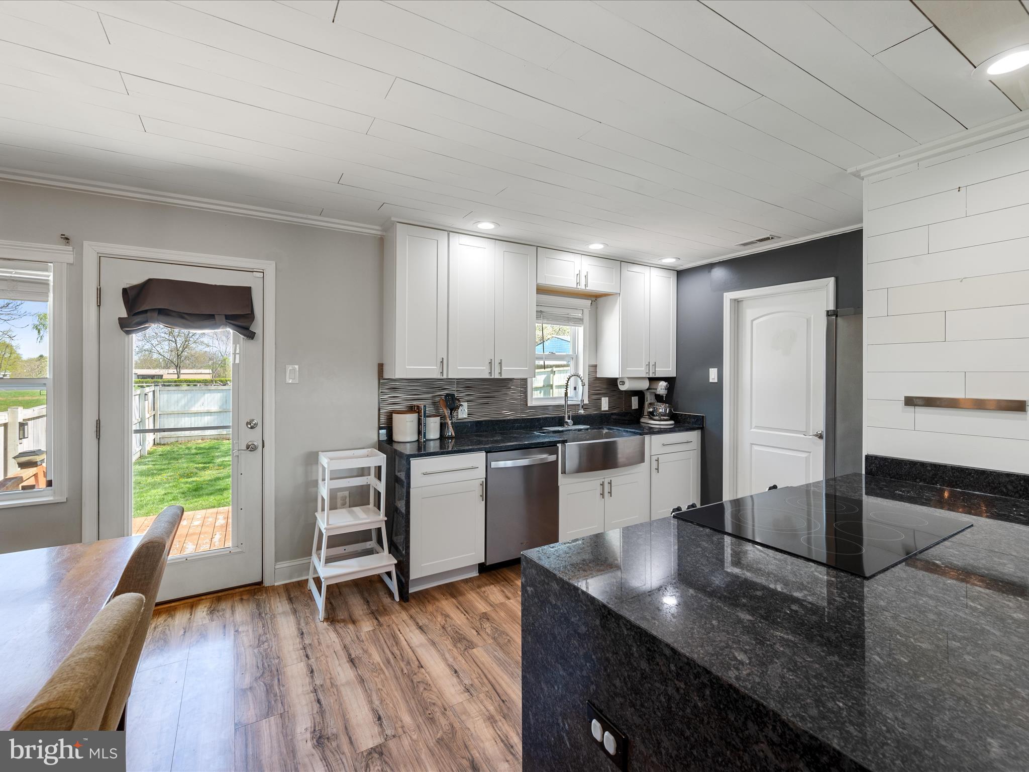 HIDDEN RIVER - Residential