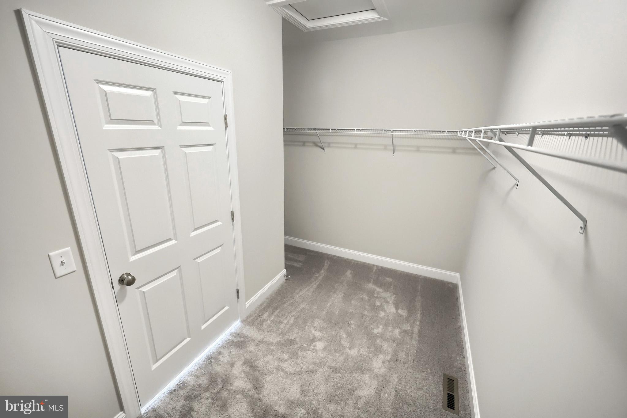 AUTUMN CHASE - Residential