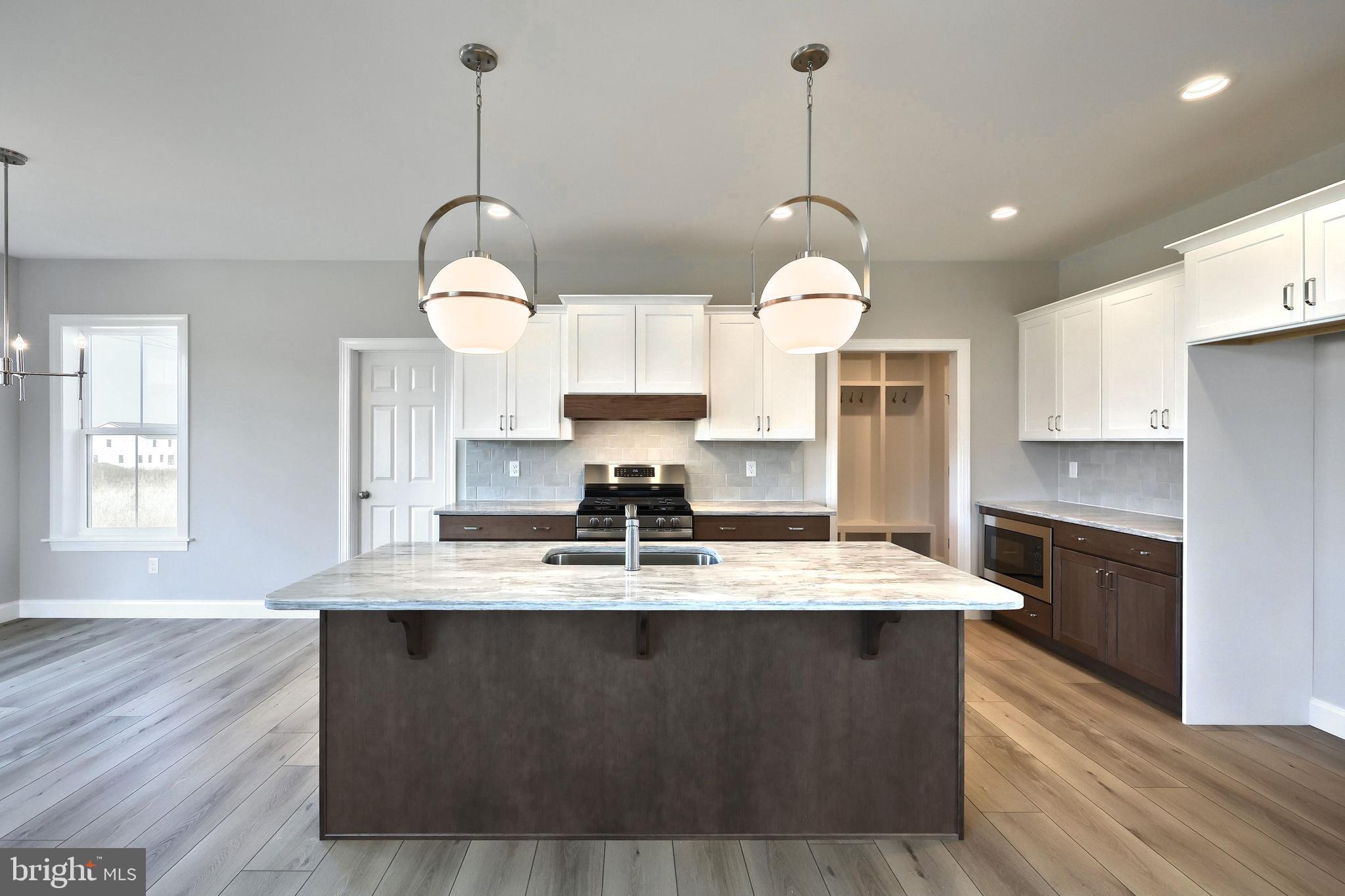 AUTUMN CHASE - Residential