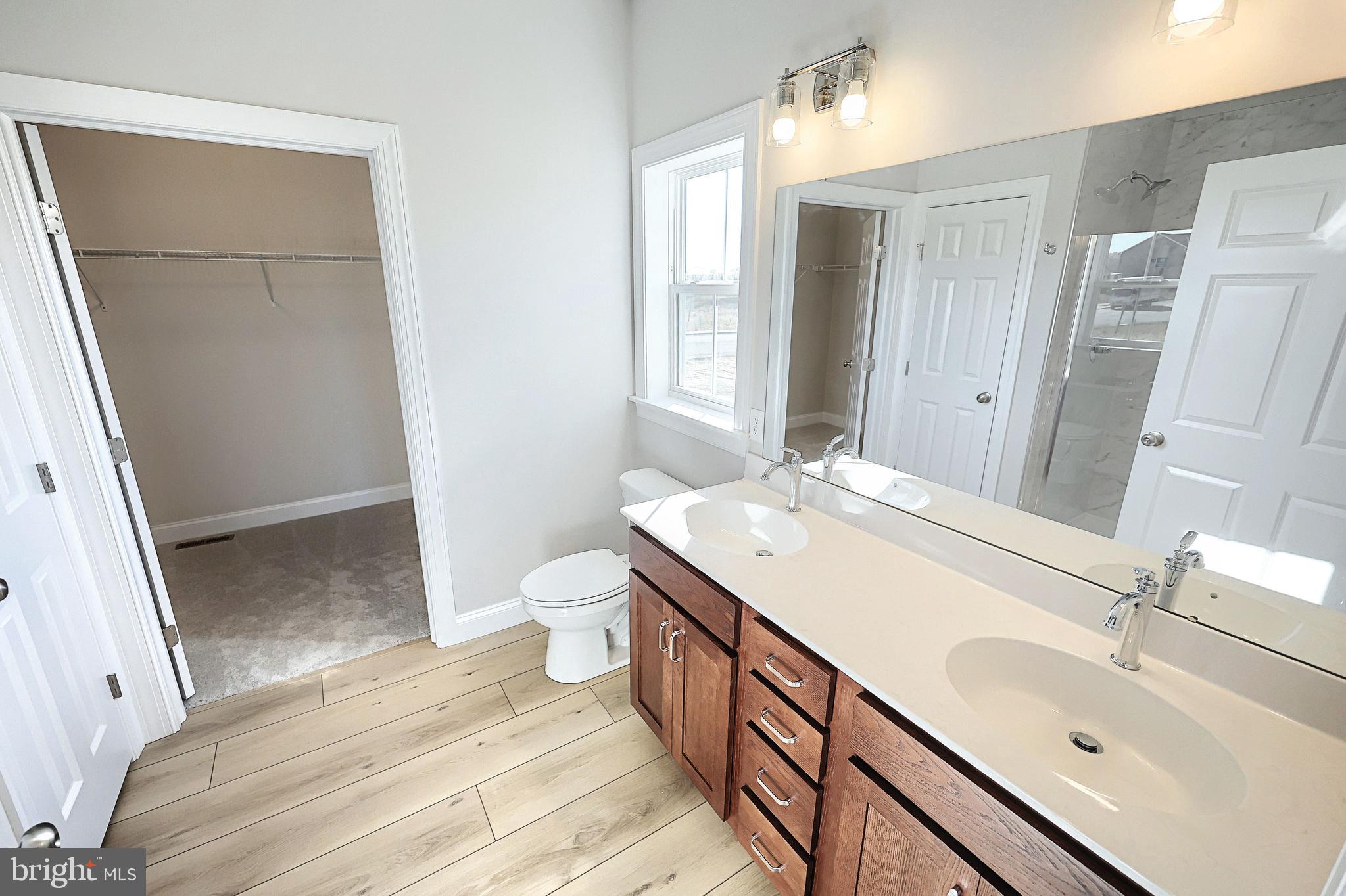 AUTUMN CHASE - Residential