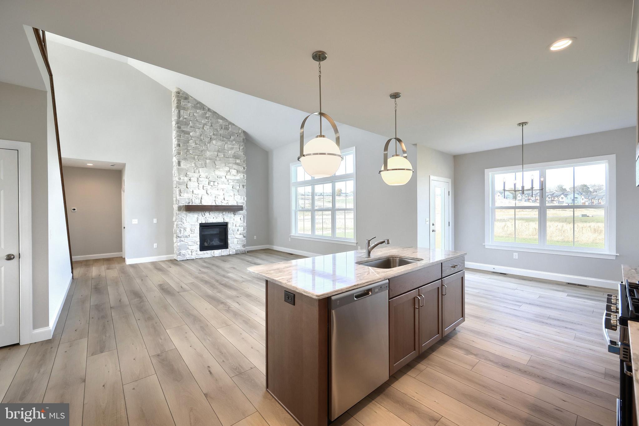 AUTUMN CHASE - Residential