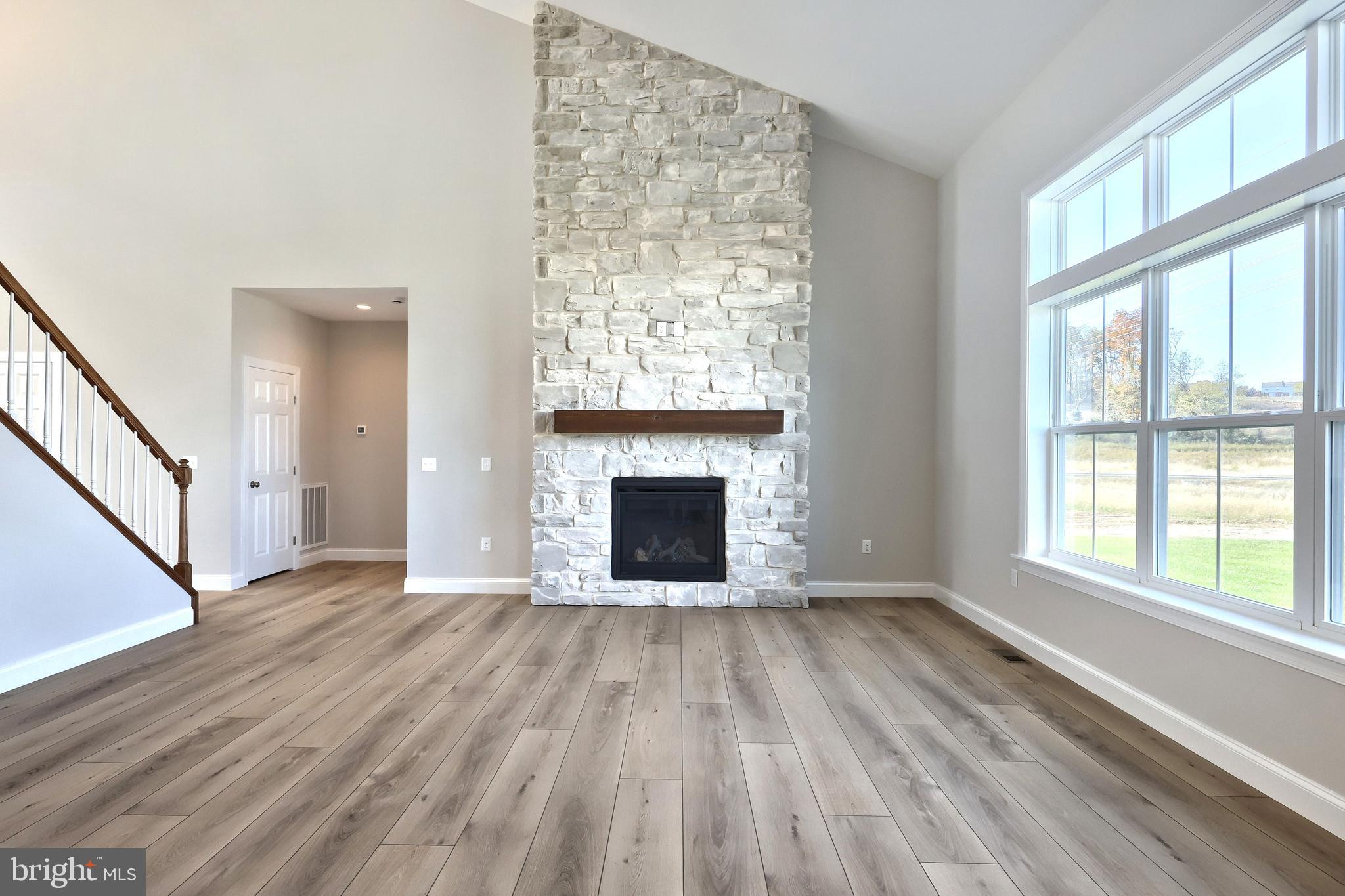 AUTUMN CHASE - Residential