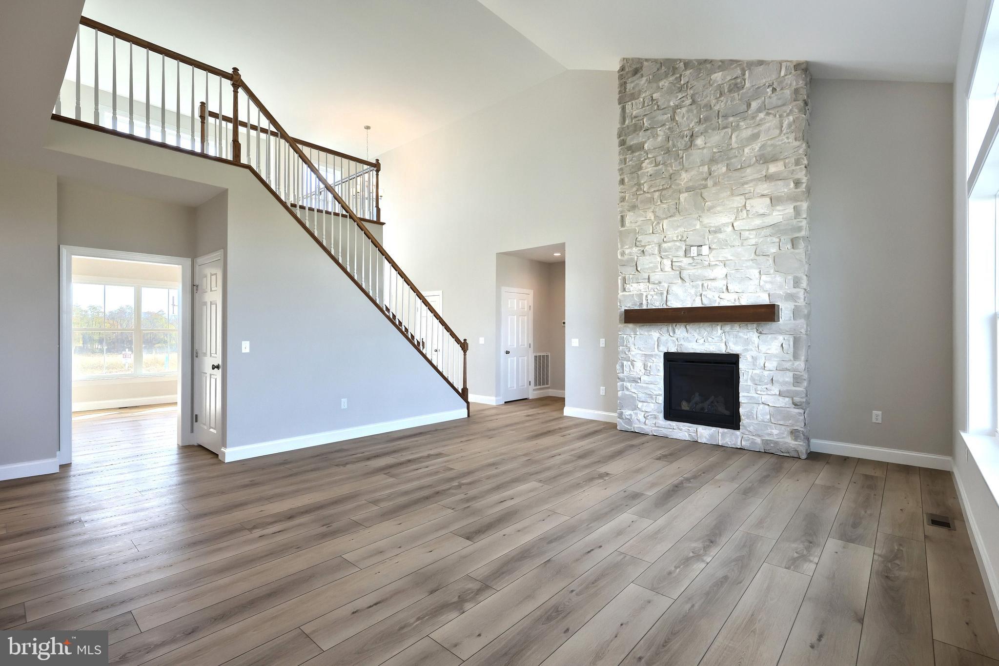 AUTUMN CHASE - Residential