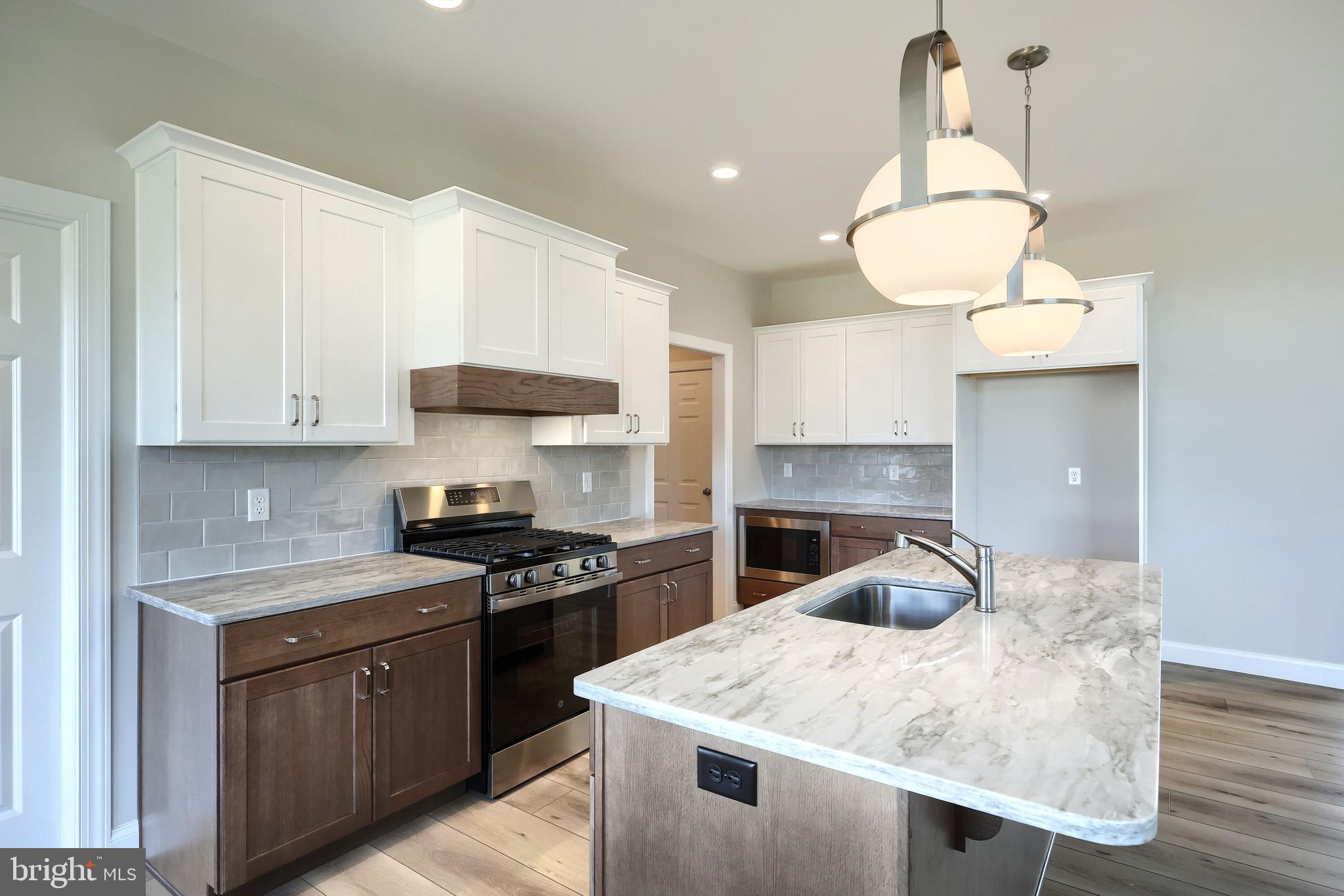 AUTUMN CHASE - Residential