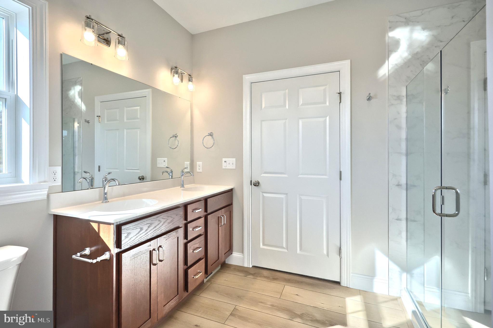 AUTUMN CHASE - Residential