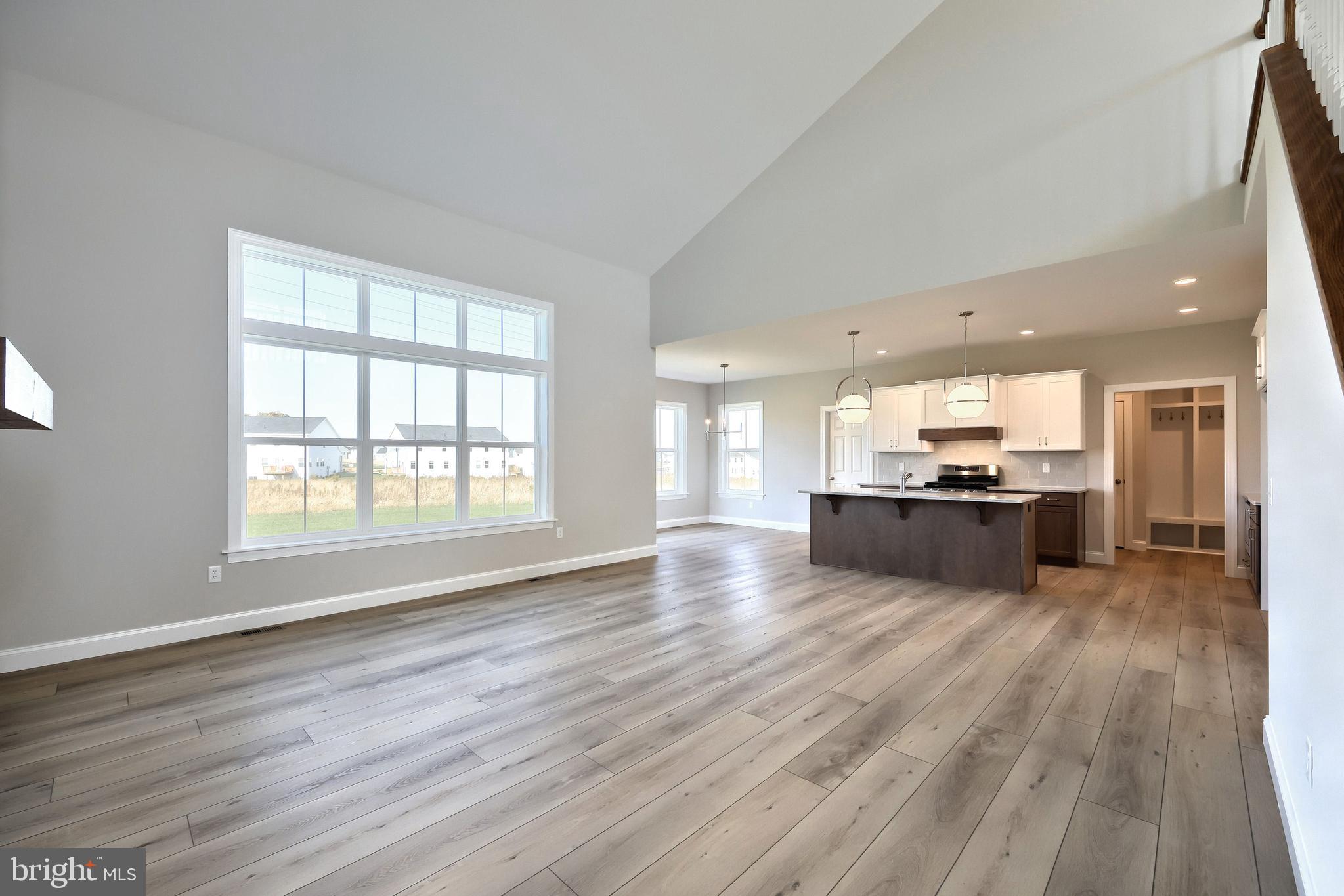 AUTUMN CHASE - Residential